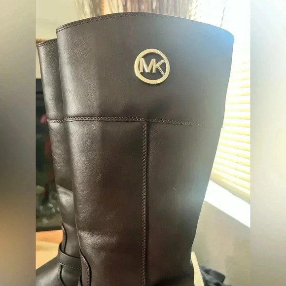 MICHAEL Michael Kors Brown Winter Boots - Picture 7 of 9